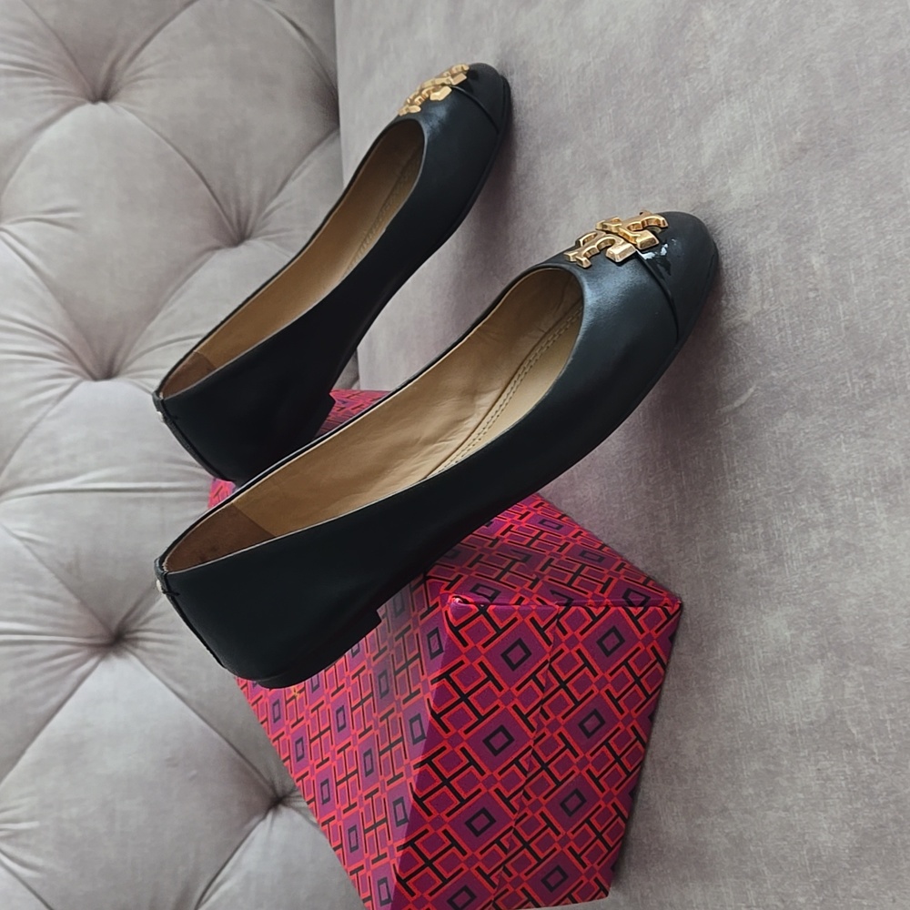 Tory Burch Everly Ballet Flats, Black Nappa Leather/Patent Leather, Size 5.5 - Picture 2 of 11